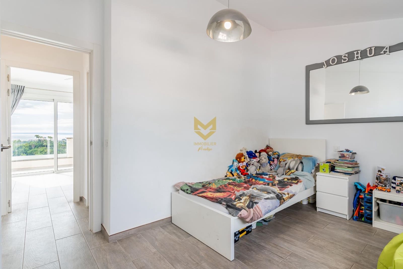 2 slaapkamer Villa te koop in Costa Adeje met garage - € 740.000 (Ref: 9645198)