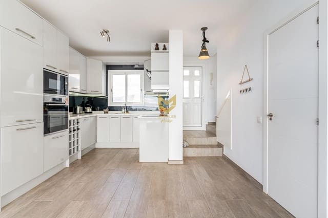 2 Zimmer Villa zu verkaufen in Costa Adeje, Adeje mit Garage - 740.000 € (Ref: 9645198)