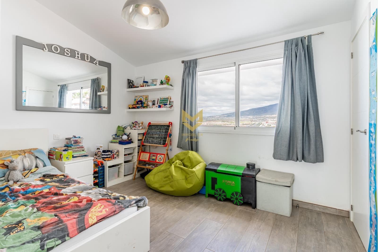 2 slaapkamer Villa te koop in Costa Adeje met garage - € 740.000 (Ref: 9645198)