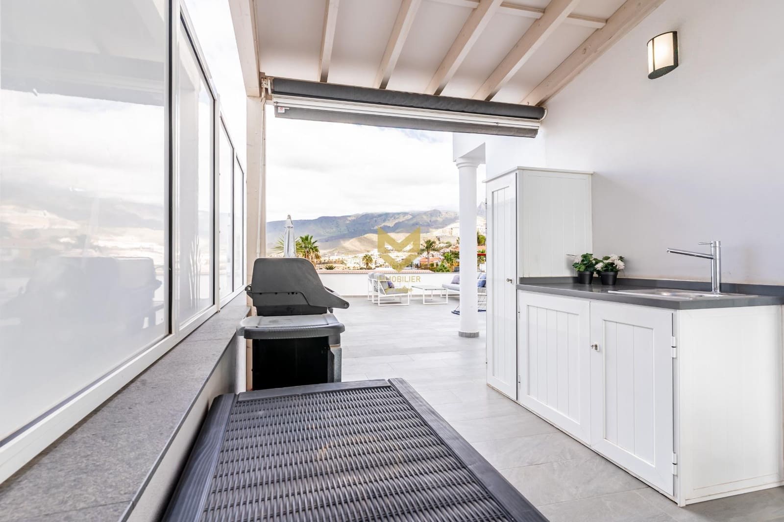 2 slaapkamer Villa te koop in Costa Adeje met garage - € 740.000 (Ref: 9645198)