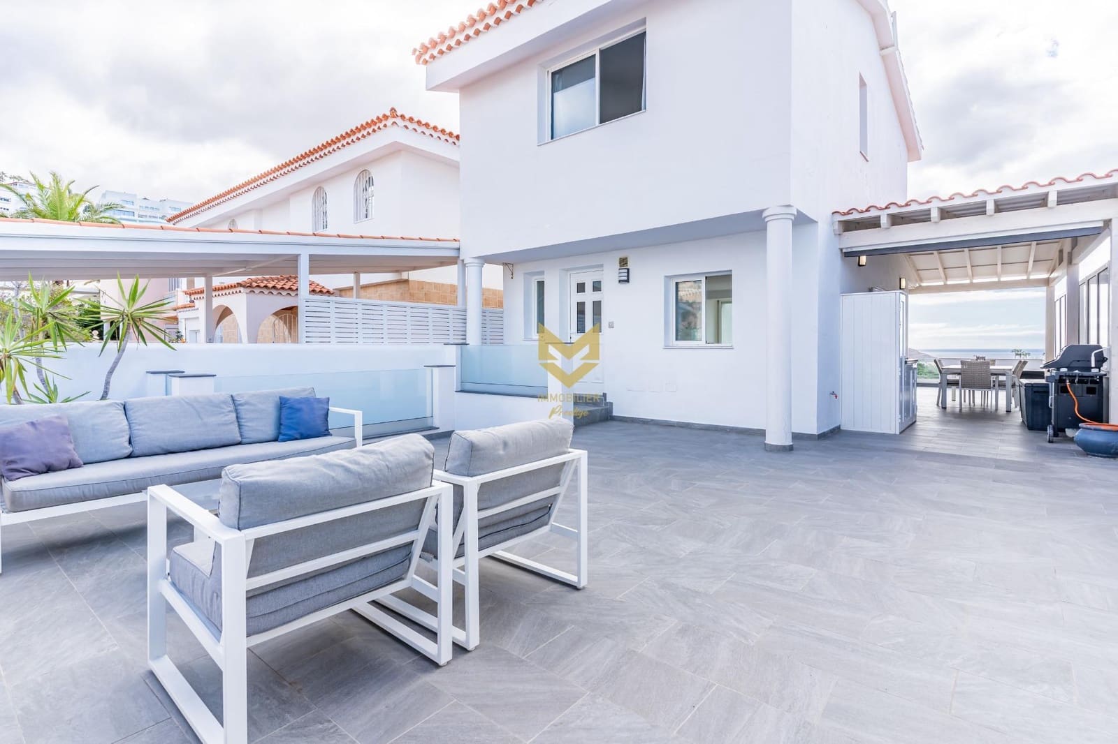 2 slaapkamer Villa te koop in Costa Adeje met garage - € 740.000 (Ref: 9645198)