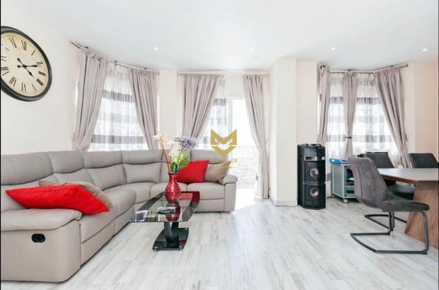 3 makuuhuone Rivitalo myytävänä paikassa Torviscas, Adeje - 630 000 € (Ref: 9645199)