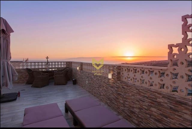 3 makuuhuone Rivitalo myytävänä paikassa Torviscas, Adeje - 630 000 € (Ref: 9645199)