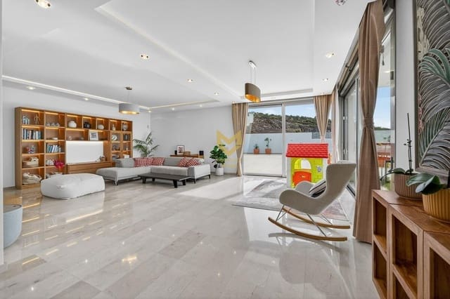 4 Zimmer Villa zu verkaufen in Roque del Conde, Adeje - 2.300.000 € (Ref: 9645203)