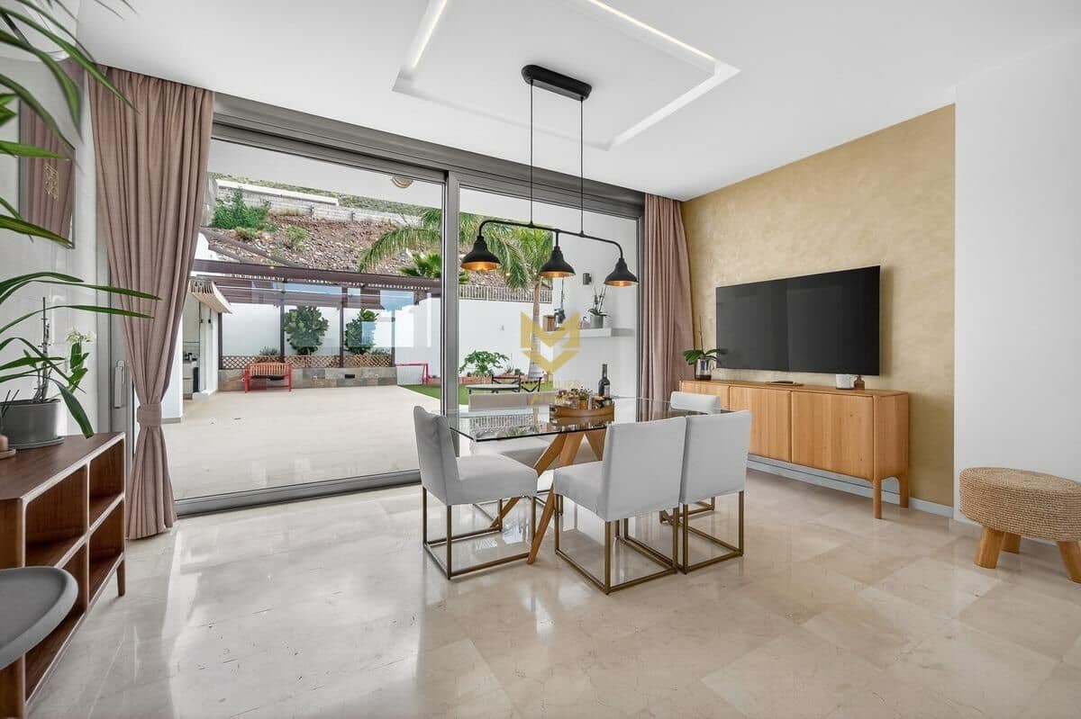 4 Zimmer Villa zu verkaufen in Roque del Conde mit Garage - 2.300.000 € (Ref: 9645203)