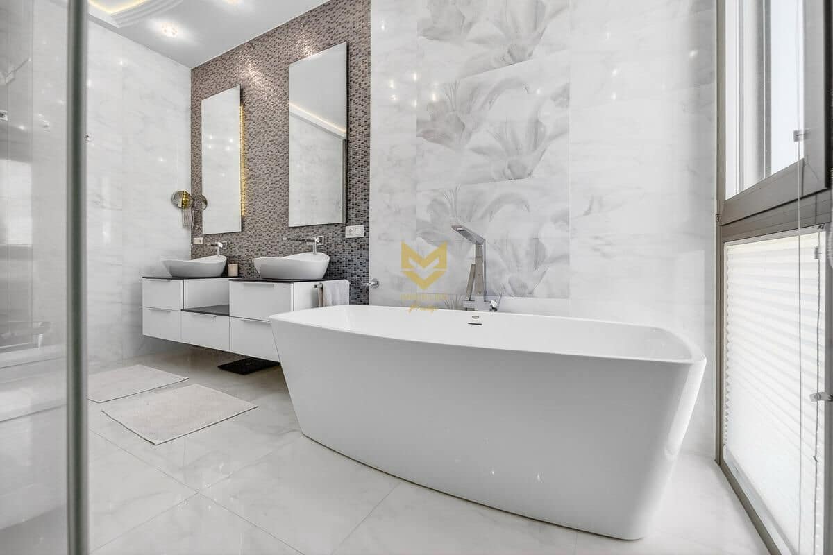 4 Zimmer Villa zu verkaufen in Roque del Conde mit Garage - 2.300.000 € (Ref: 9645203)