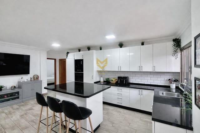 4 chambre Appartement à vendre à Playa San Juan, Guía de Isora - 445 000 € (Ref: 9645205)