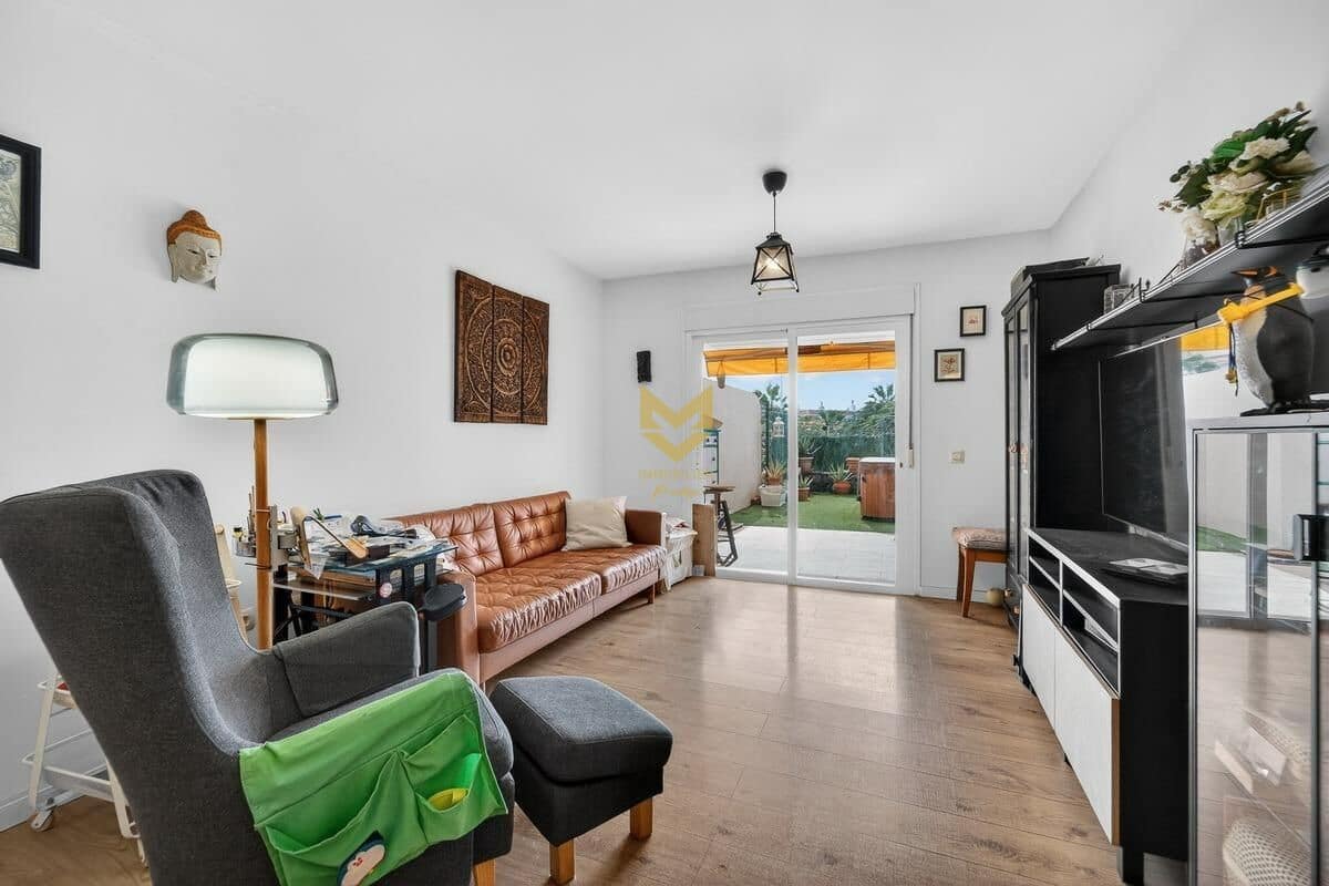 2 makuuhuone Huoneisto myytävänä paikassa Adeje mukana 
autotalli - 365 000 € (Ref: 9645206)