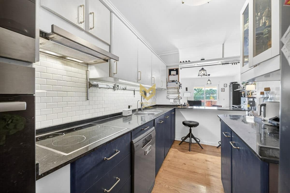 2 makuuhuone Huoneisto myytävänä paikassa Adeje mukana 
autotalli - 365 000 € (Ref: 9645206)