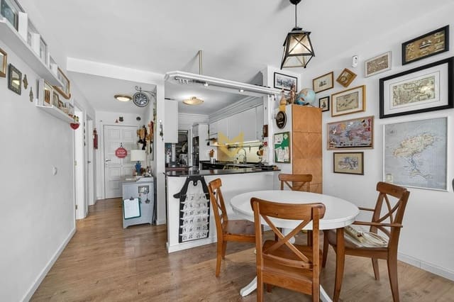 2 makuuhuone Huoneisto myytävänä paikassa Casco Urbano, Adeje mukana 
autotalli - 365 000 € (Ref: 9645206)