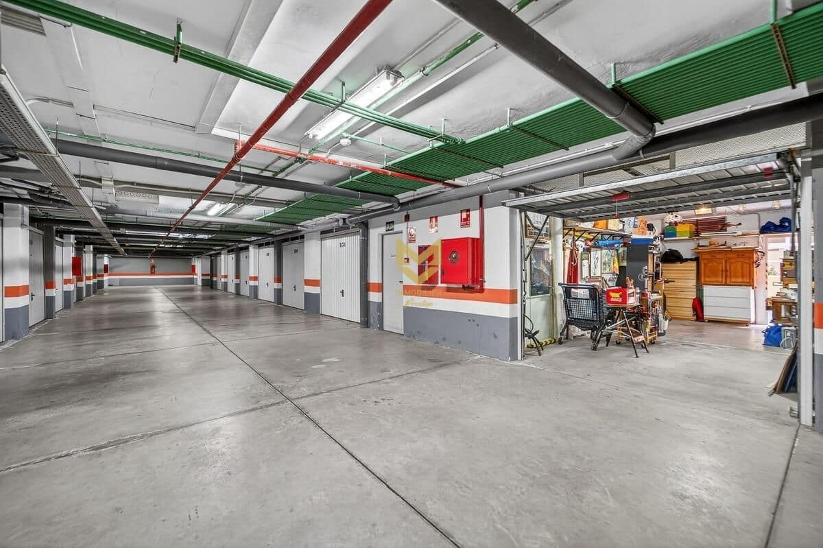 2 makuuhuone Huoneisto myytävänä paikassa Adeje mukana 
autotalli - 365 000 € (Ref: 9645206)