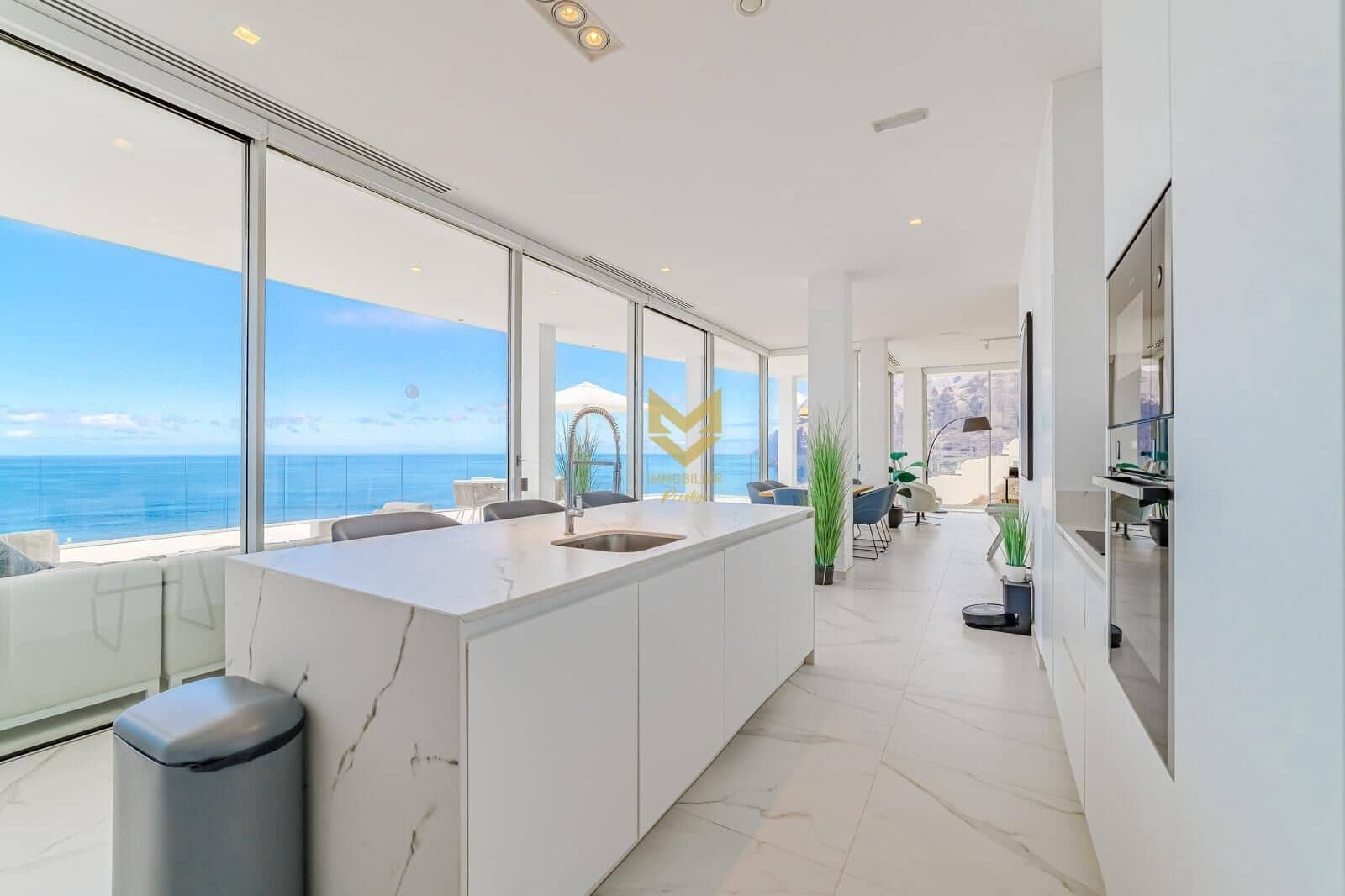 3 bedroom Penthouse for sale in Los Gigantes with pool garage - € 2,090,000 (Ref: 9645208)