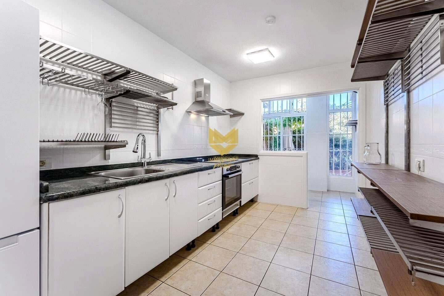 3 sovrum Lägenhet till salu i Los Cristianos med pool - 469 000 € (Ref: 9645209)