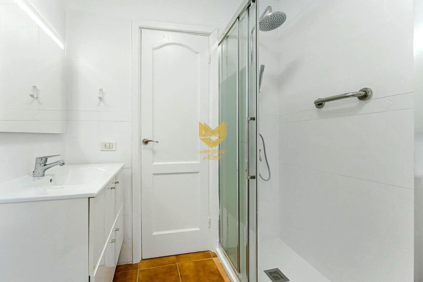 3 sovrum Lägenhet till salu i Los Cristianos med pool - 469 000 € (Ref: 9645209)