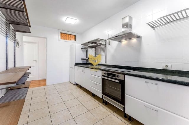 3 soveværelse Lejlighed til salg i Los Cristianos, Arona med swimmingpool - € 469.000 (Ref: 9645209)