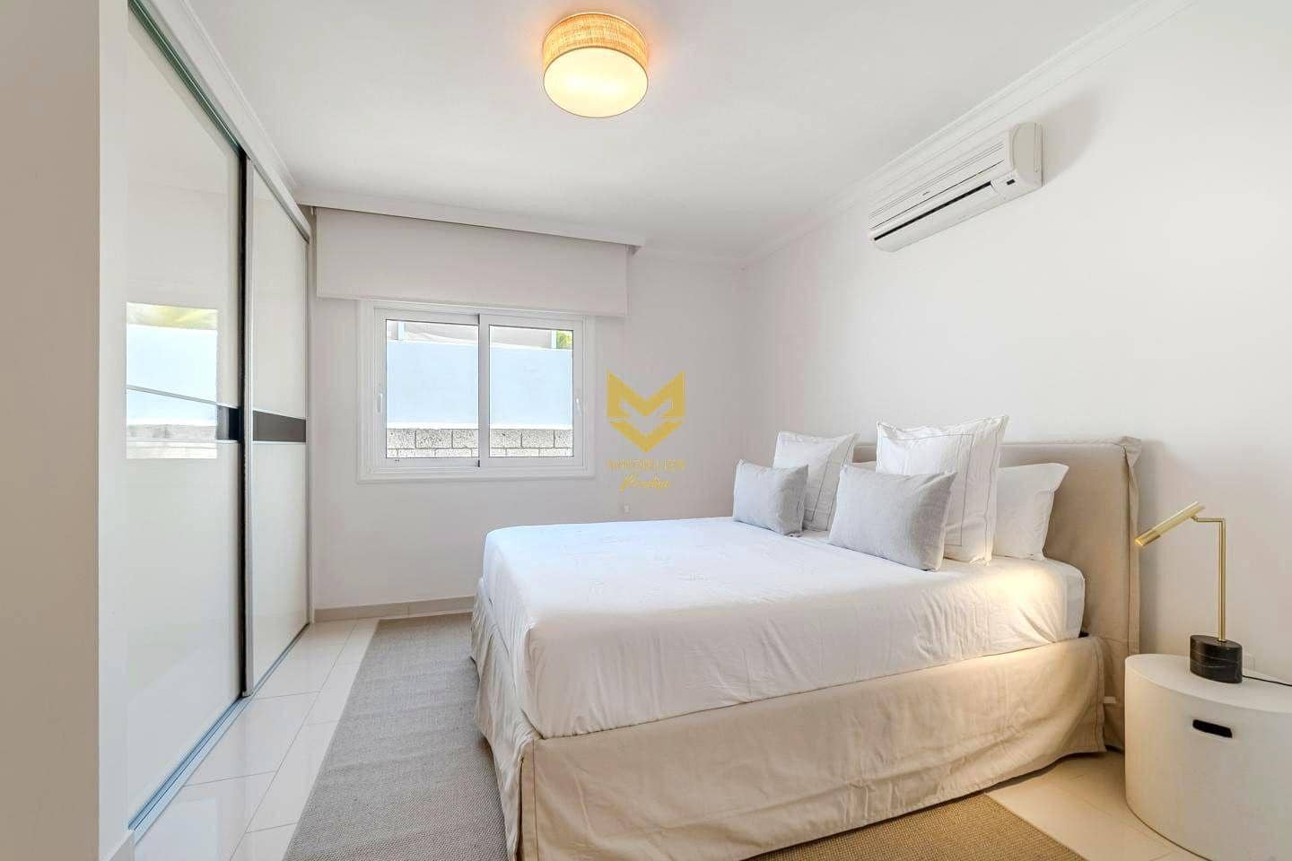 5 sypialnia Willa na sprzedaż w La Caleta Adeje z basenem garażem - 3 300 000 € (Ref: 9645210)