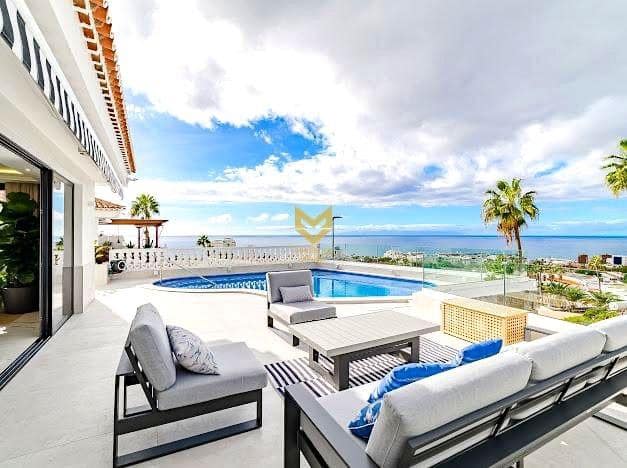 4 makuuhuone Huvila myytävänä paikassa Costa Adeje mukana uima-altaan 
autotalli - 2 600 000 € (Ref: 9645212)