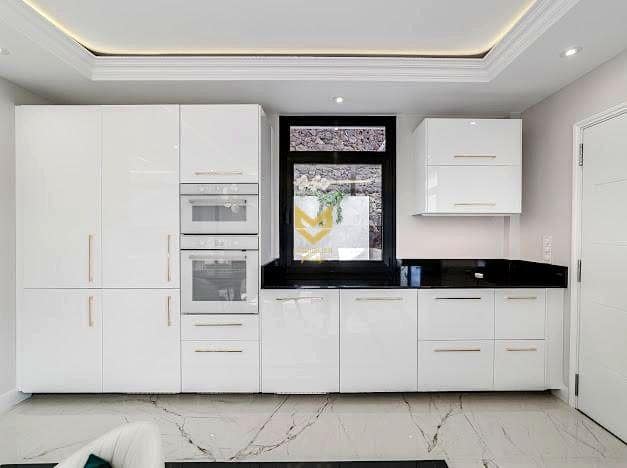 4 makuuhuone Huvila myytävänä paikassa Costa Adeje mukana uima-altaan 
autotalli - 2 600 000 € (Ref: 9645212)