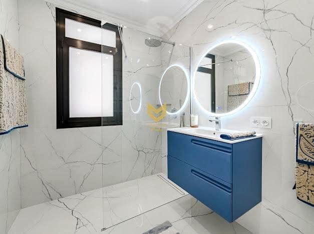 4 makuuhuone Huvila myytävänä paikassa Costa Adeje mukana uima-altaan 
autotalli - 2 600 000 € (Ref: 9645212)