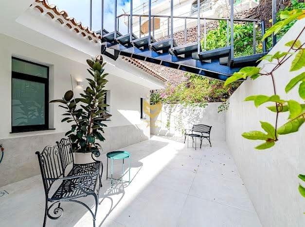 4 makuuhuone Huvila myytävänä paikassa Costa Adeje mukana uima-altaan 
autotalli - 2 600 000 € (Ref: 9645212)