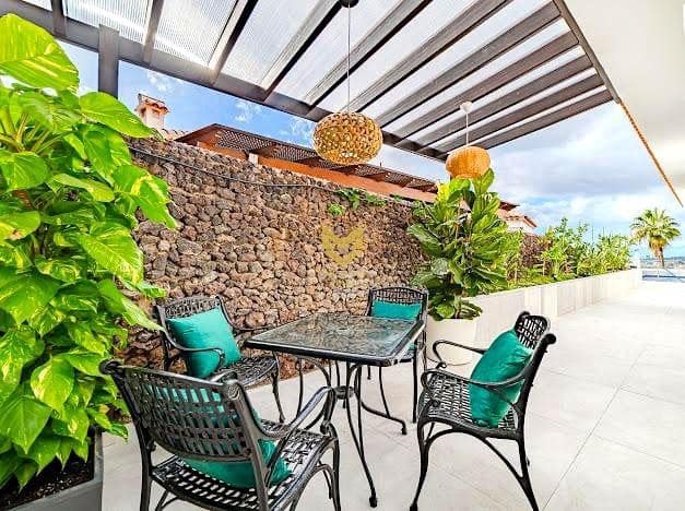 4 makuuhuone Huvila myytävänä paikassa Costa Adeje mukana uima-altaan 
autotalli - 2 600 000 € (Ref: 9645212)