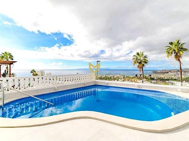 4 makuuhuone Huvila myytävänä paikassa Costa Adeje mukana uima-altaan 
autotalli - 2 600 000 € (Ref: 9645212)