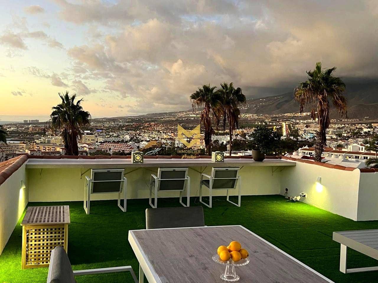 4 makuuhuone Huvila myytävänä paikassa Costa Adeje mukana uima-altaan 
autotalli - 2 600 000 € (Ref: 9645212)