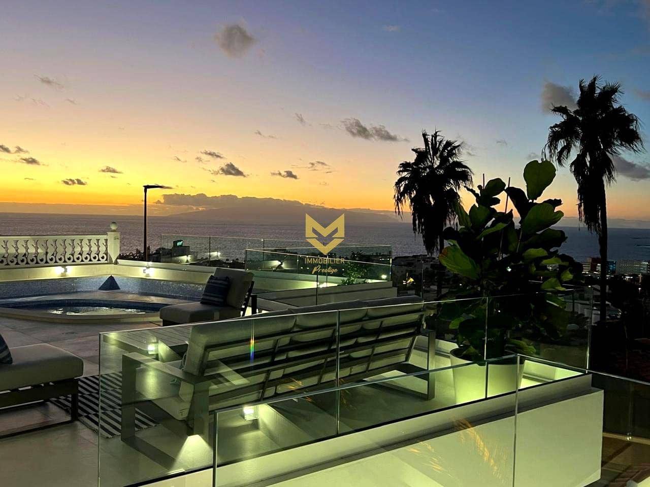 4 makuuhuone Huvila myytävänä paikassa Costa Adeje mukana uima-altaan 
autotalli - 2 600 000 € (Ref: 9645212)