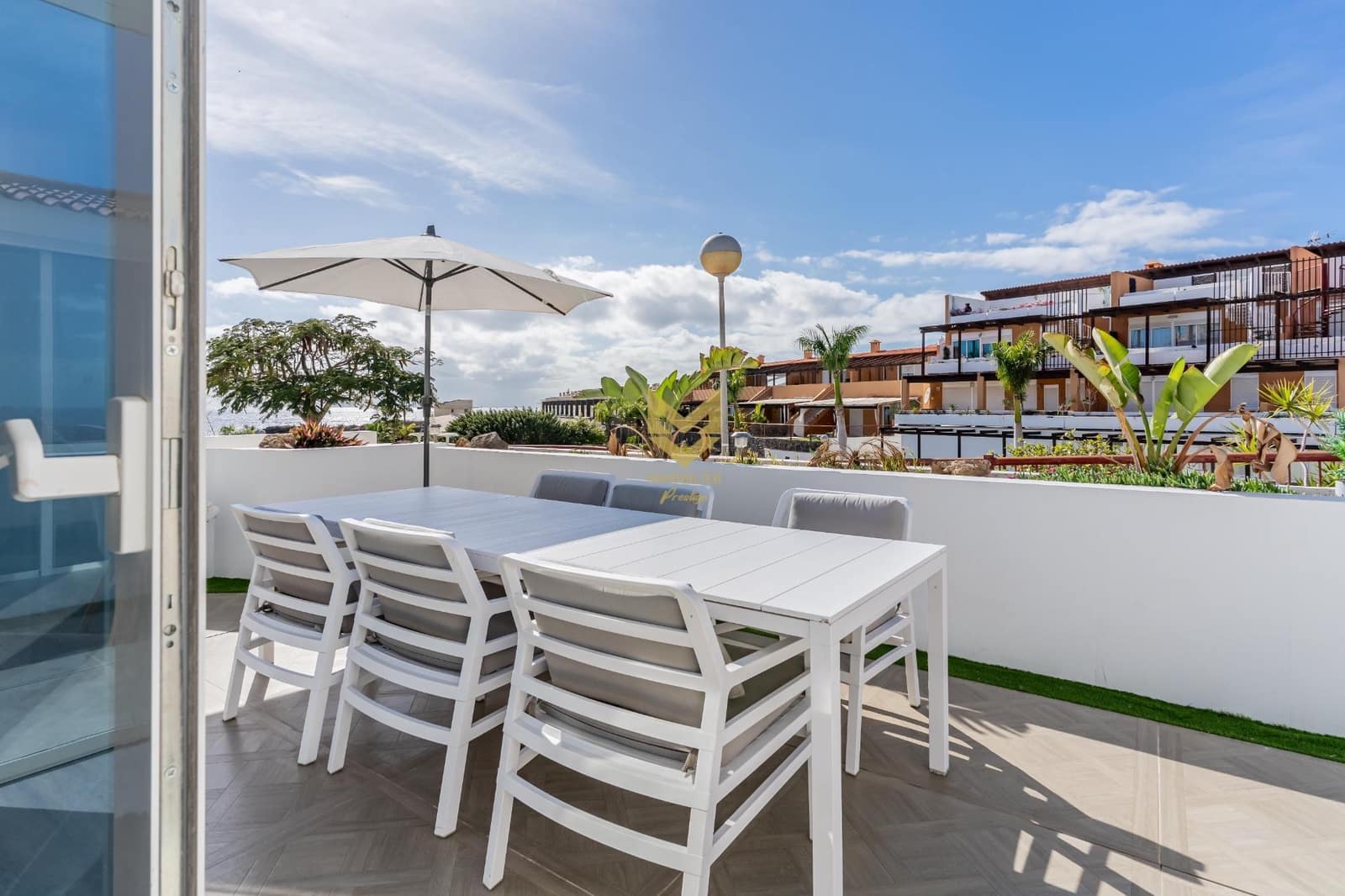 3 chambre Bungalow à vendre à San Miguel de Abona avec piscine garage - 499 000 € (Ref: 9645216)