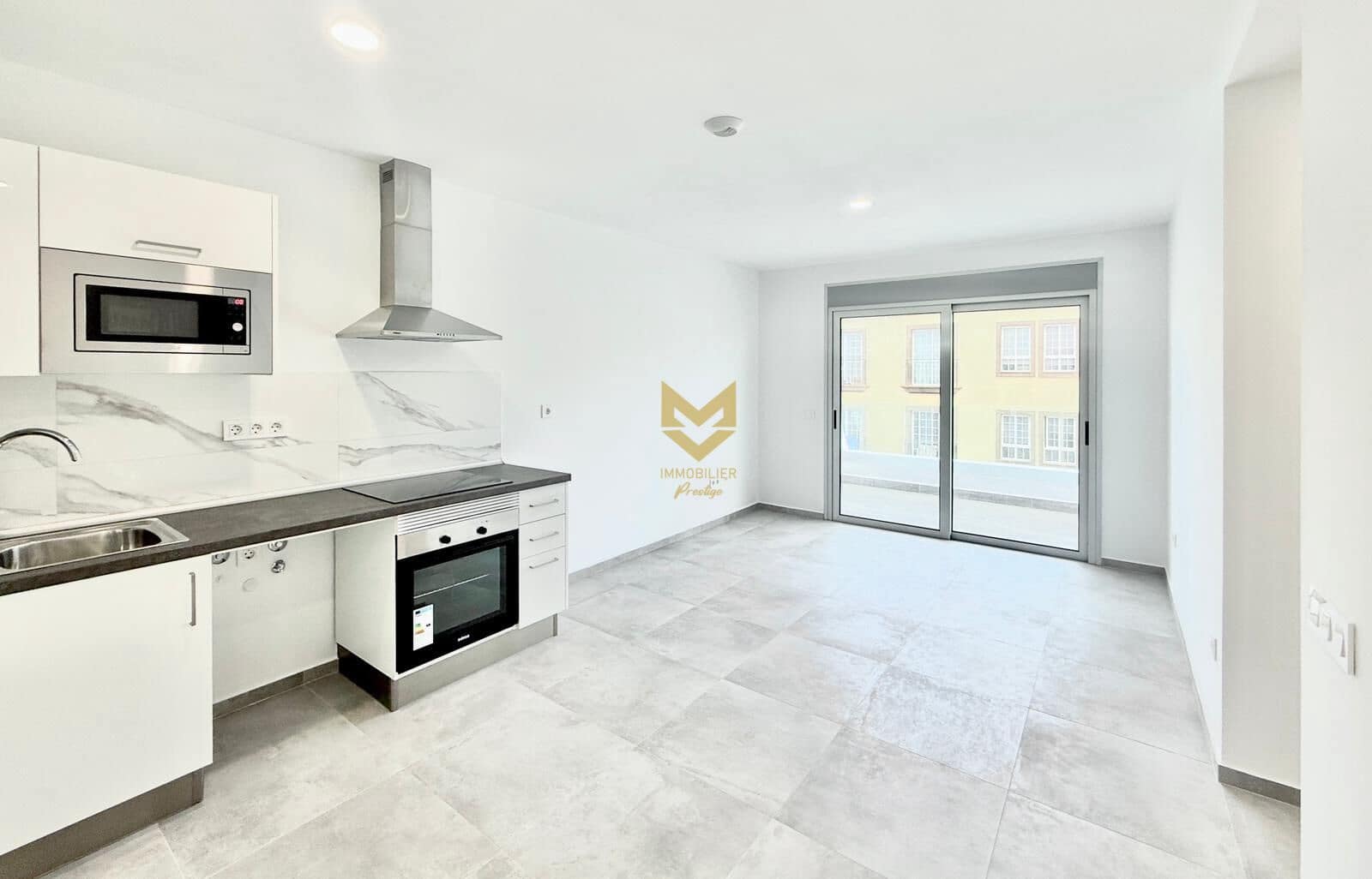 2 soveværelse Lejlighed til salg i Los Abrigos - € 279.000 (Ref: 9645221)