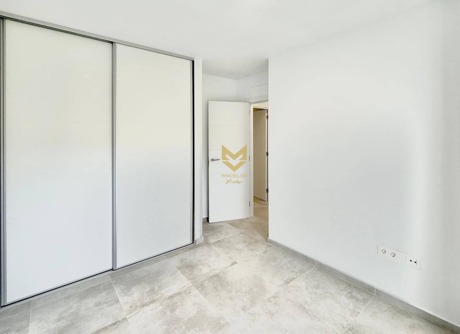 2 soveværelse Lejlighed til salg i Los Abrigos - € 279.000 (Ref: 9645221)