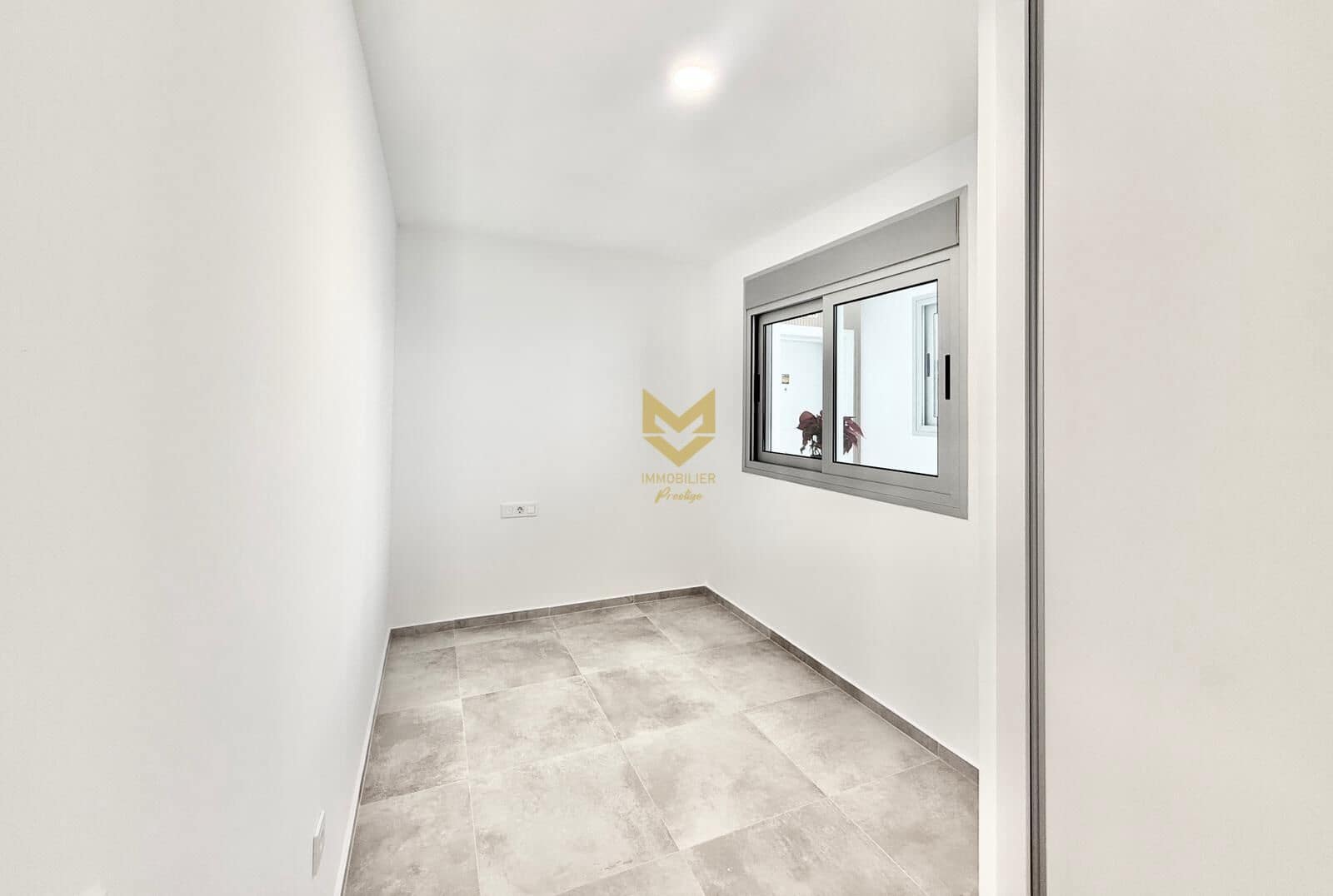 2 soveværelse Lejlighed til salg i Los Abrigos - € 279.000 (Ref: 9645221)