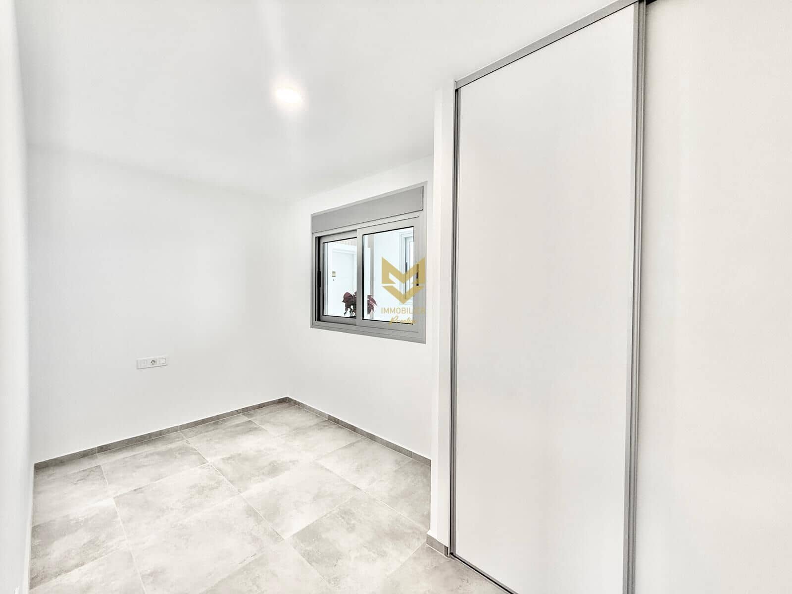 2 soveværelse Lejlighed til salg i Los Abrigos - € 279.000 (Ref: 9645221)