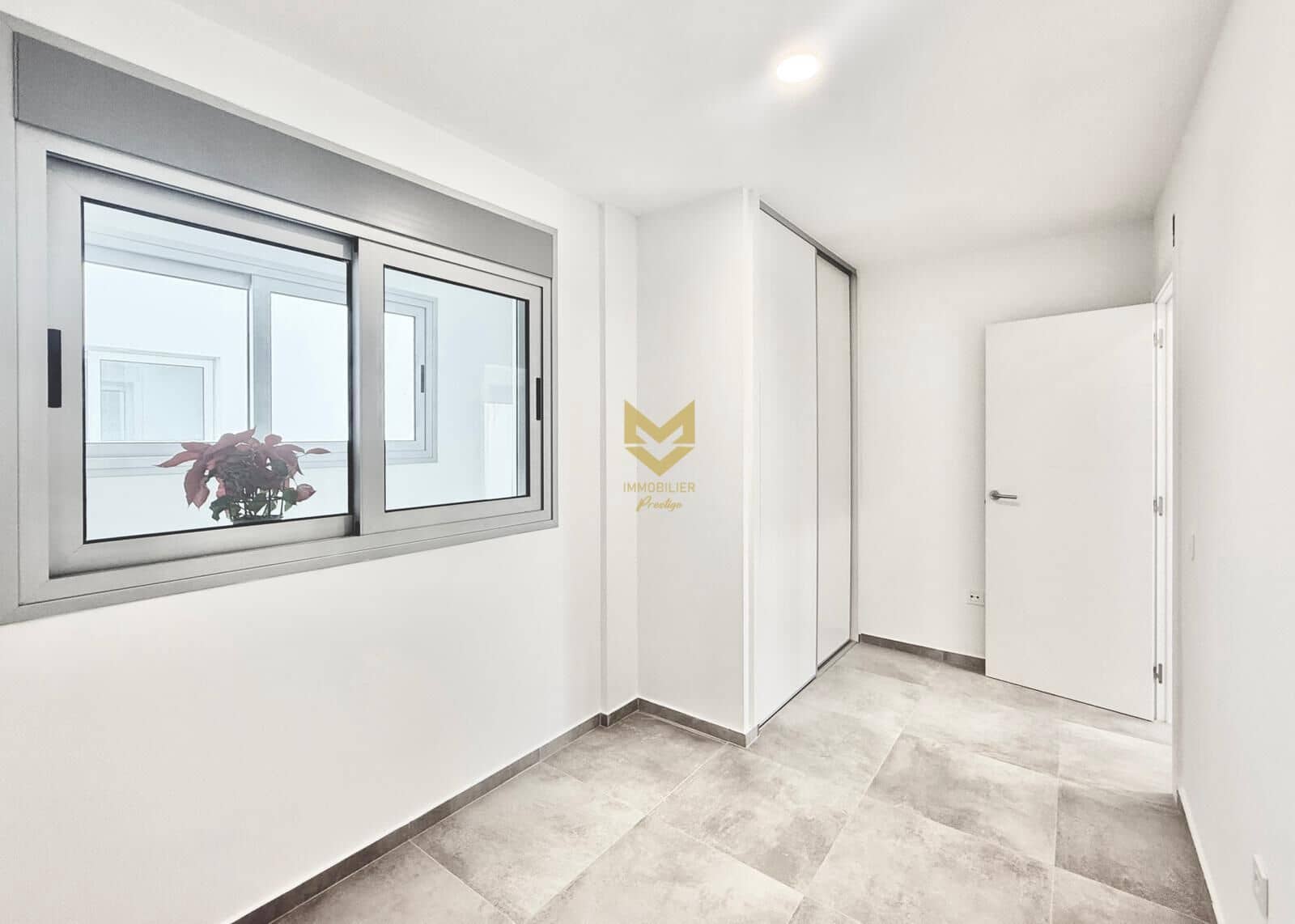 2 soveværelse Lejlighed til salg i Los Abrigos - € 279.000 (Ref: 9645221)