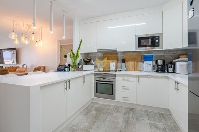 2 Zimmer Apartment zu verkaufen in Roque del Conde, Adeje mit Pool Garage - 469.000 € (Ref: 9645224)