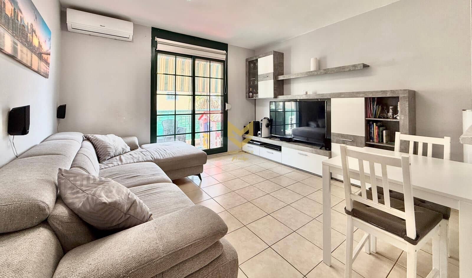 2 bedroom Apartment for sale in Llano del Camello with pool - € 259,000 (Ref: 9656249)