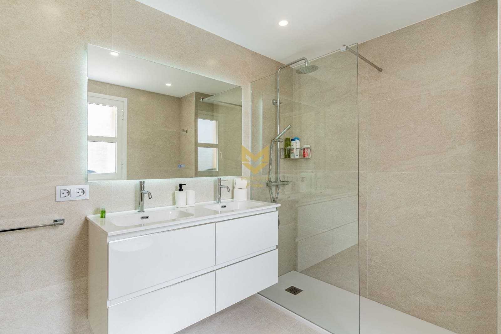 1 sypialnia Apartament na sprzedaż w El Madronal z basenem - 330 000 € (Ref: 9686742)