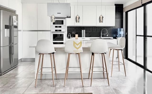 5 Zimmer Villa zu verkaufen in Armeñime, Adeje mit Garage - 890.000 € (Ref: 9721844)