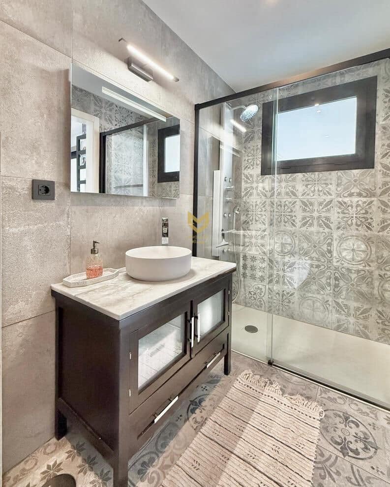 5 Zimmer Villa zu verkaufen in Armenime mit Garage - 890.000 € (Ref: 9721844)