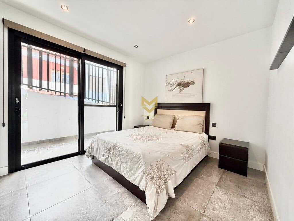 5 Zimmer Villa zu verkaufen in Armenime mit Garage - 890.000 € (Ref: 9721844)