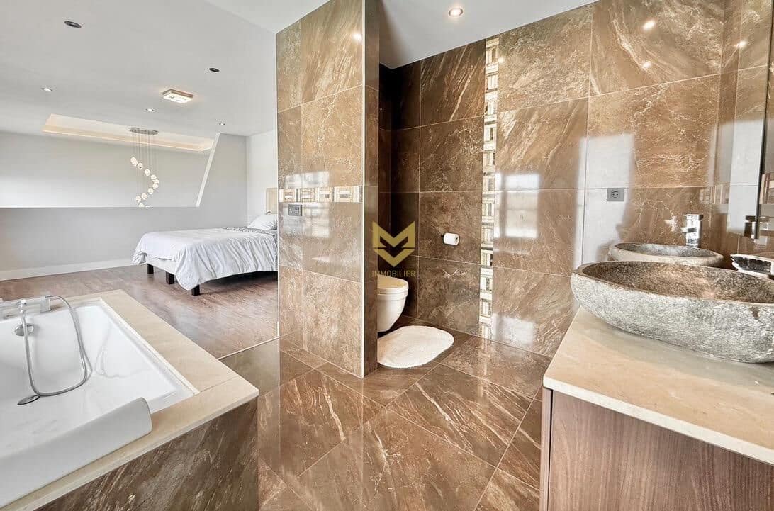 5 Zimmer Villa zu verkaufen in Armenime mit Garage - 890.000 € (Ref: 9721844)