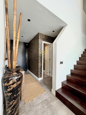 5 Zimmer Villa zu verkaufen in Armeñime, Adeje mit Garage - 890.000 € (Ref: 9721844)