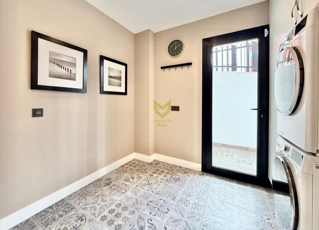 5 Zimmer Villa zu verkaufen in Armenime mit Garage - 890.000 € (Ref: 9721844)