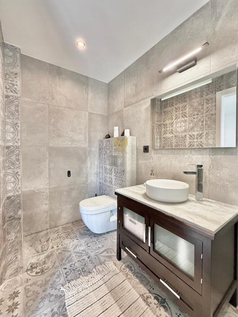 5 Zimmer Villa zu verkaufen in Armenime mit Garage - 890.000 € (Ref: 9721844)