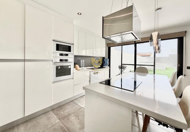 5 Zimmer Villa zu verkaufen in Armeñime, Adeje mit Garage - 890.000 € (Ref: 9721844)