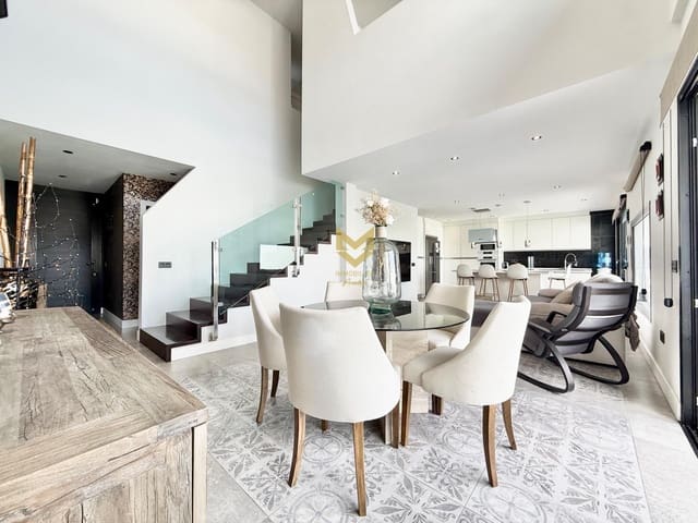 5 Zimmer Villa zu verkaufen in Armeñime, Adeje mit Garage - 890.000 € (Ref: 9721844)