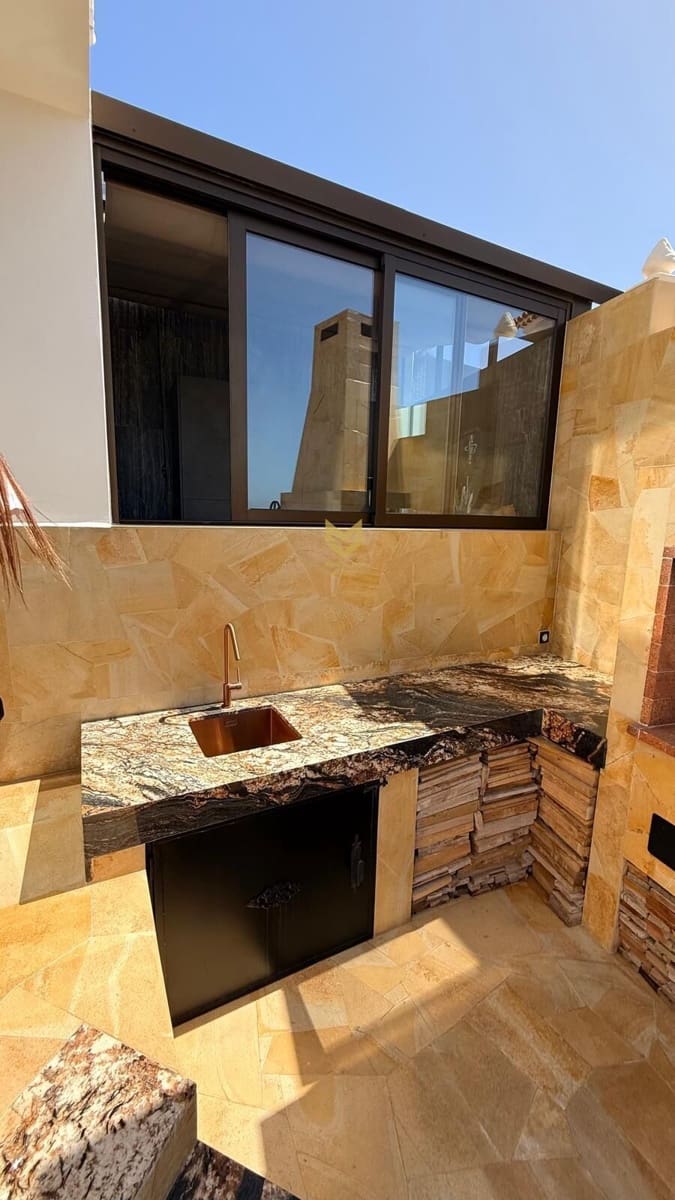 4 sovrum Villa till salu i Costa Adeje med pool garage - 5 500 000 € (Ref: 9791208)