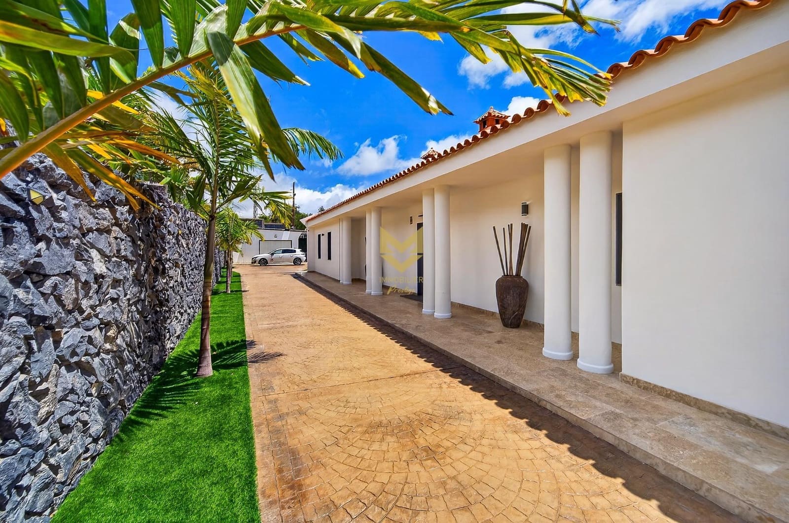 Chalet de 4 habitaciones en Costa Adeje en venta con piscina garaje - 1.450.000 € (Ref: 9833829)