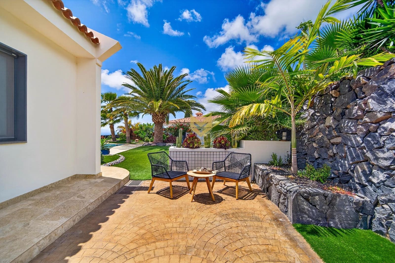 Chalet de 4 habitaciones en Costa Adeje en venta con piscina garaje - 1.450.000 € (Ref: 9833829)