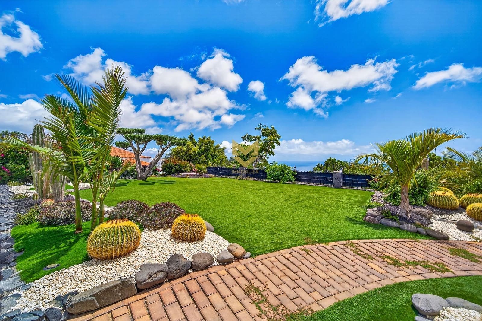Chalet de 4 habitaciones en Costa Adeje en venta con piscina garaje - 1.450.000 € (Ref: 9833829)